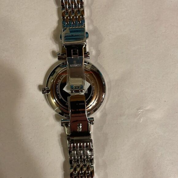 Michael Kors Darcy Watch NWT - Picture 5 of 7